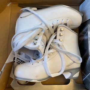 Jackson Girls Figure Skates size 2